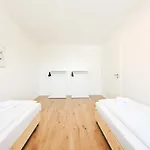 Apartment Tolstov - Monteurwohnung - 3 Schlafzimmer - Kueche - Balkon - Waschmaschine Duisburg