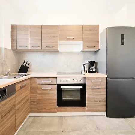 Apartment Tolstov - Monteurwohnung - 3 Schlafzimmer - Küche - Balkon - Waschmaschine