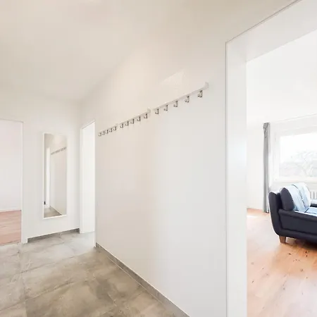 Apartamento Tolstov - Monteurwohnung - 3 Schlafzimmer - Küche - Balkon - Waschmaschine Duisburg