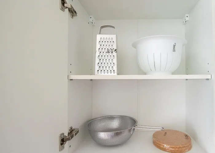 Apartment Tolstov - Monteurwohnung - 3 Schlafzimmer - Kueche - Balkon - Waschmaschine *