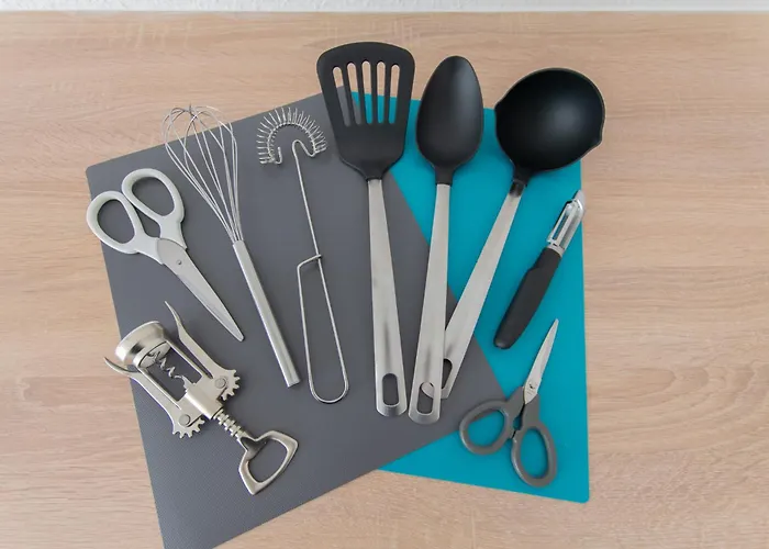 Tolstov - Monteurwohnung - 3 Schlafzimmer - Küche - Balkon - Waschmaschine Apartment *