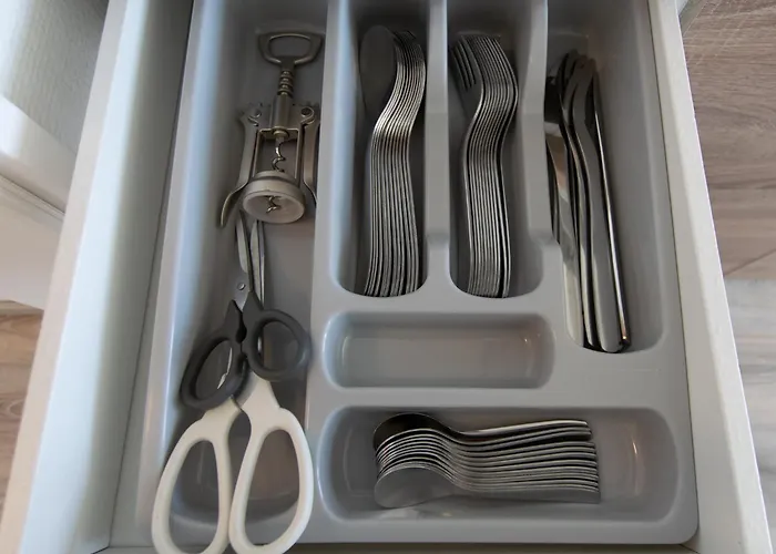 Tolstov - Monteurwohnung - 3 Schlafzimmer - Kueche - Balkon - Waschmaschine Apartment *